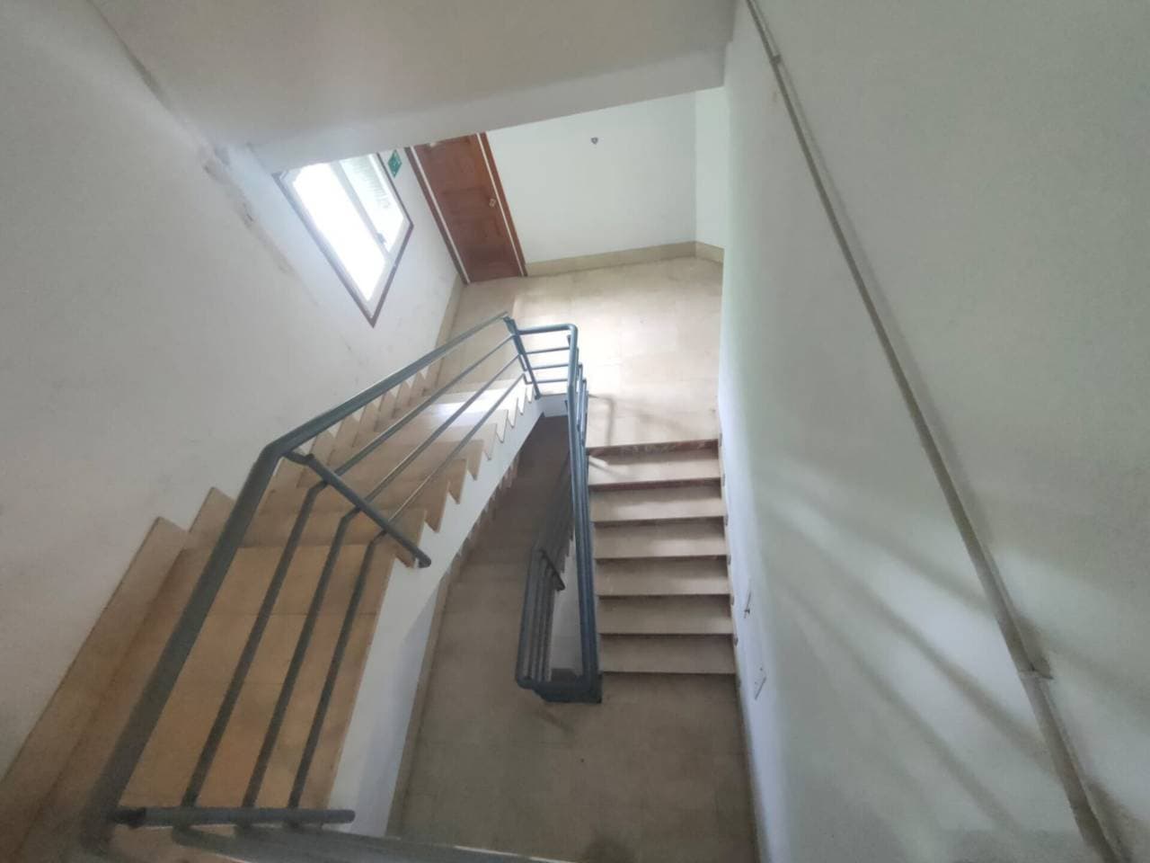 Local de lloguer a Les Escaldes-Engordany - Thumbnail 8