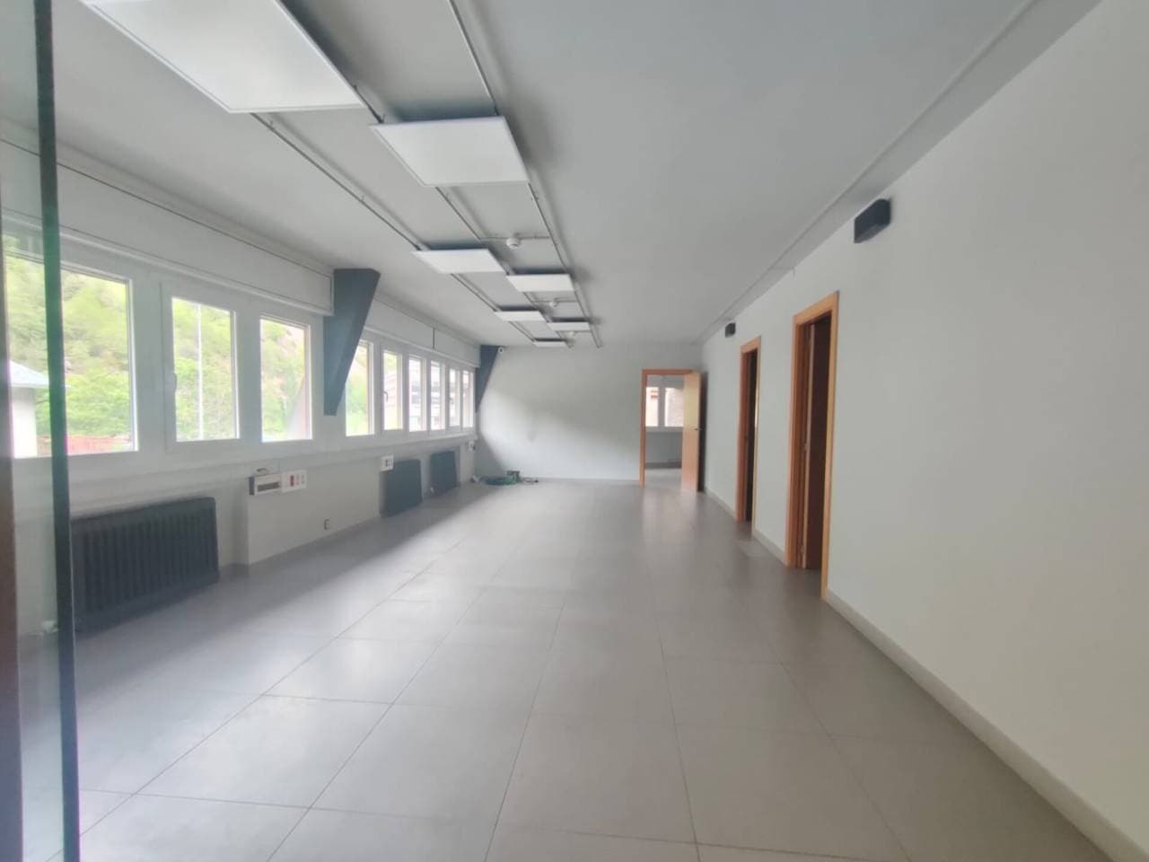 Local de lloguer a Les Escaldes-Engordany - Thumbnail 4