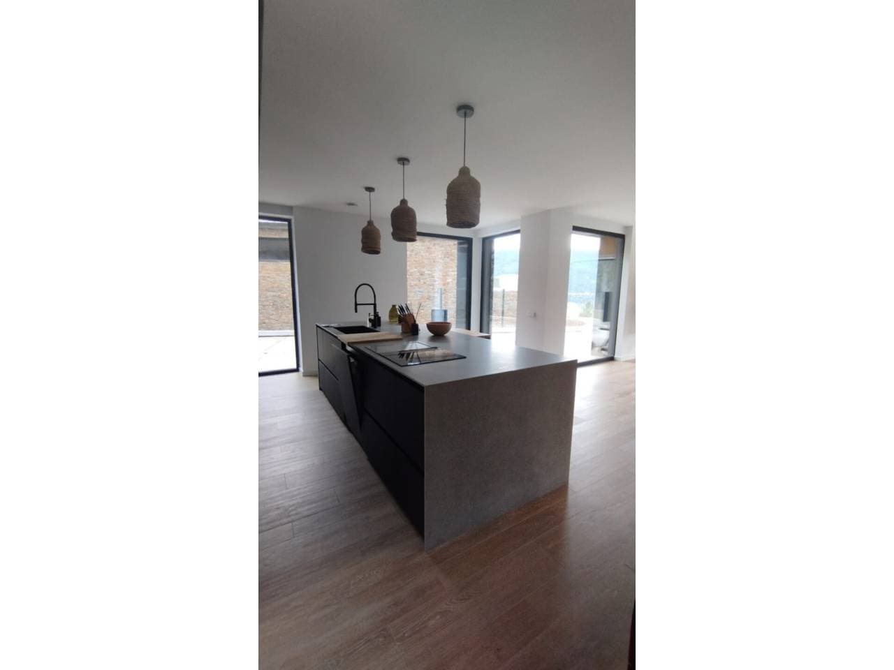 Espectacular xalet de nova construcció situat a la prestigi... - Thumbnail 13