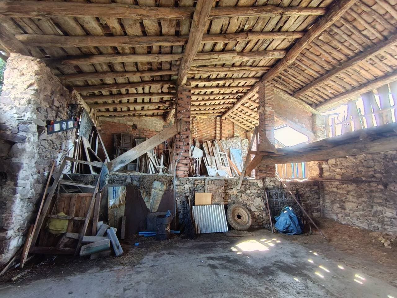 Casa de poble en venda al centre del Pla de Sant Tirs - Thumbnail 6