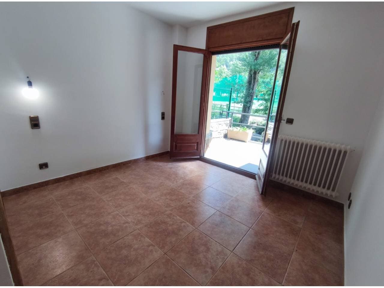 Xalet adossat en venda a La Cortinada - Thumbnail 11