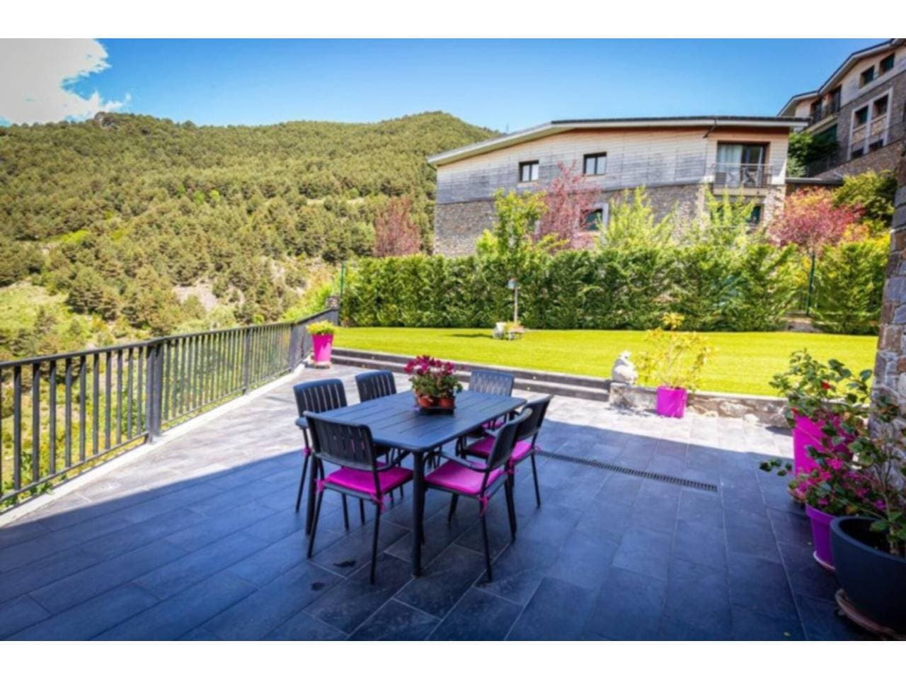 Xalet adossat en venda a Carretera d'Anyós, 2 - Image 1