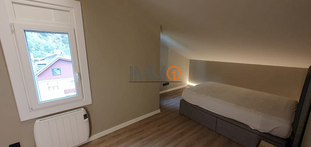 Es lloga dúplex totalment reformat i moblat al C - Thumbnail 18