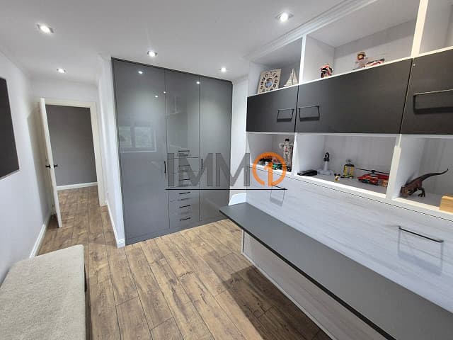 En venda bonic pis reformat a Montferrer – Cast - Thumbnail 18