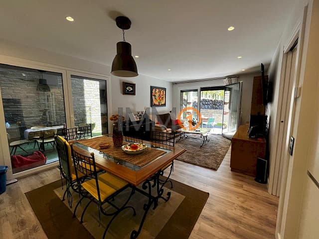 Es lloga per temporada a Arinsal pis de 80 m2 dis - Image 1