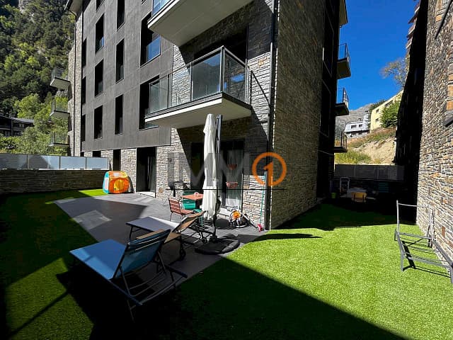 Es lloga per temporada a Arinsal pis de 80 m2 dis - Thumbnail 25