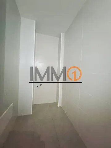 En venda pis a Santa Coloma, que conta amb una su - Thumbnail 10