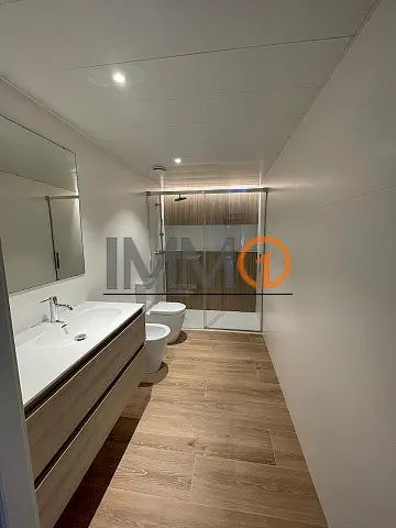 Es lloga fantàstic pis nou en ple centre d'Esca - Thumbnail 6