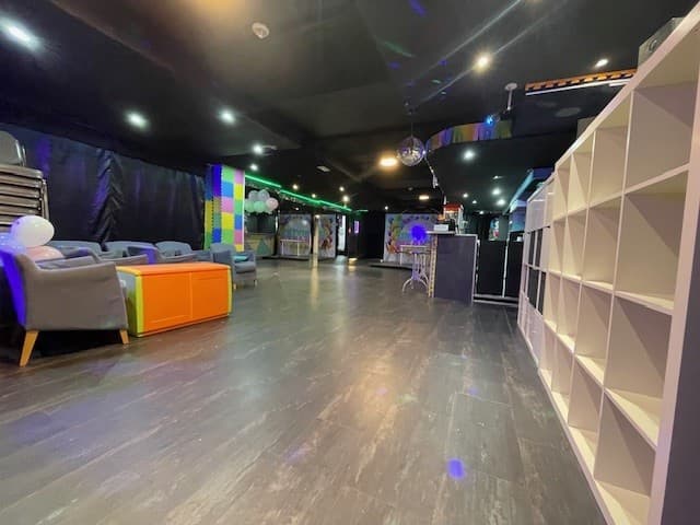 local baix 100m2 en venda !! - Image 1