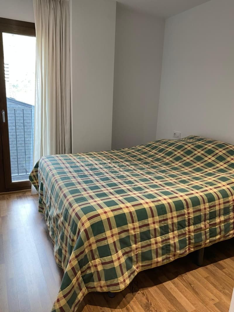 PIS PER LLOGAR A ENCAMP 3 HABITACIONS, 2 BANYS I PARQUING OPCIONAL - Thumbnail 2