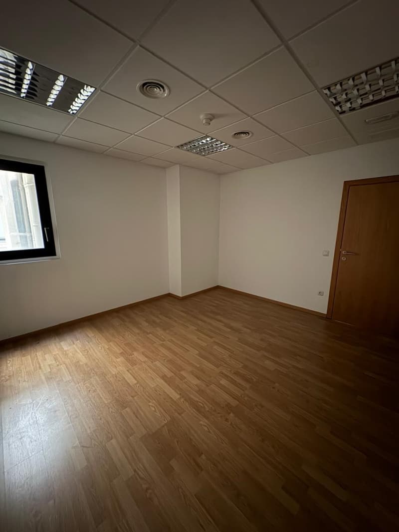 LLOGUER LOCAL A ANDORRA LA VELLA - Thumbnail 3