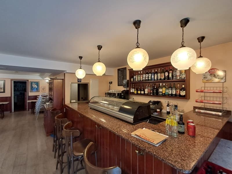 BAR RESTAURANT EN TRASPAS - Thumbnail 2