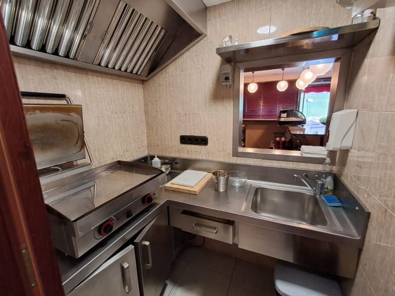 BAR RESTAURANT EN TRASPAS - Thumbnail 12