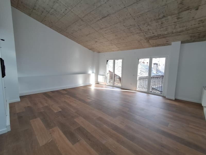 ES LLOGA DESPATX A ANDORRA LA VELLA - Thumbnail 2