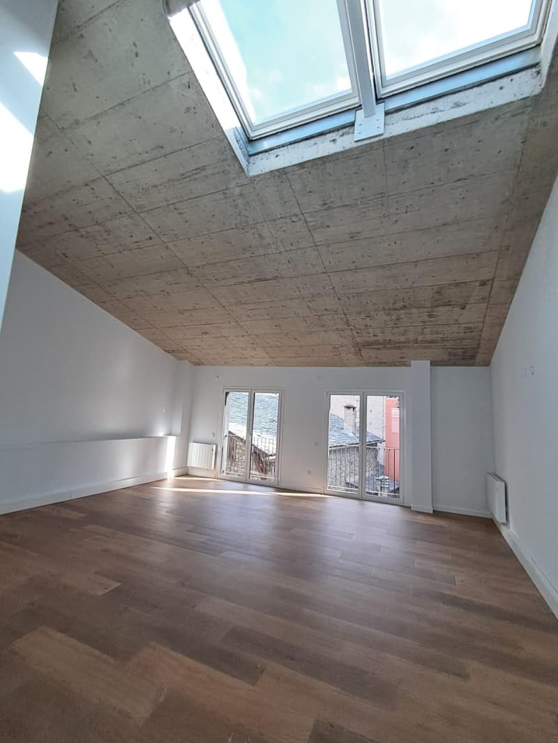 ES LLOGA DESPATX A ANDORRA LA VELLA - Thumbnail 3