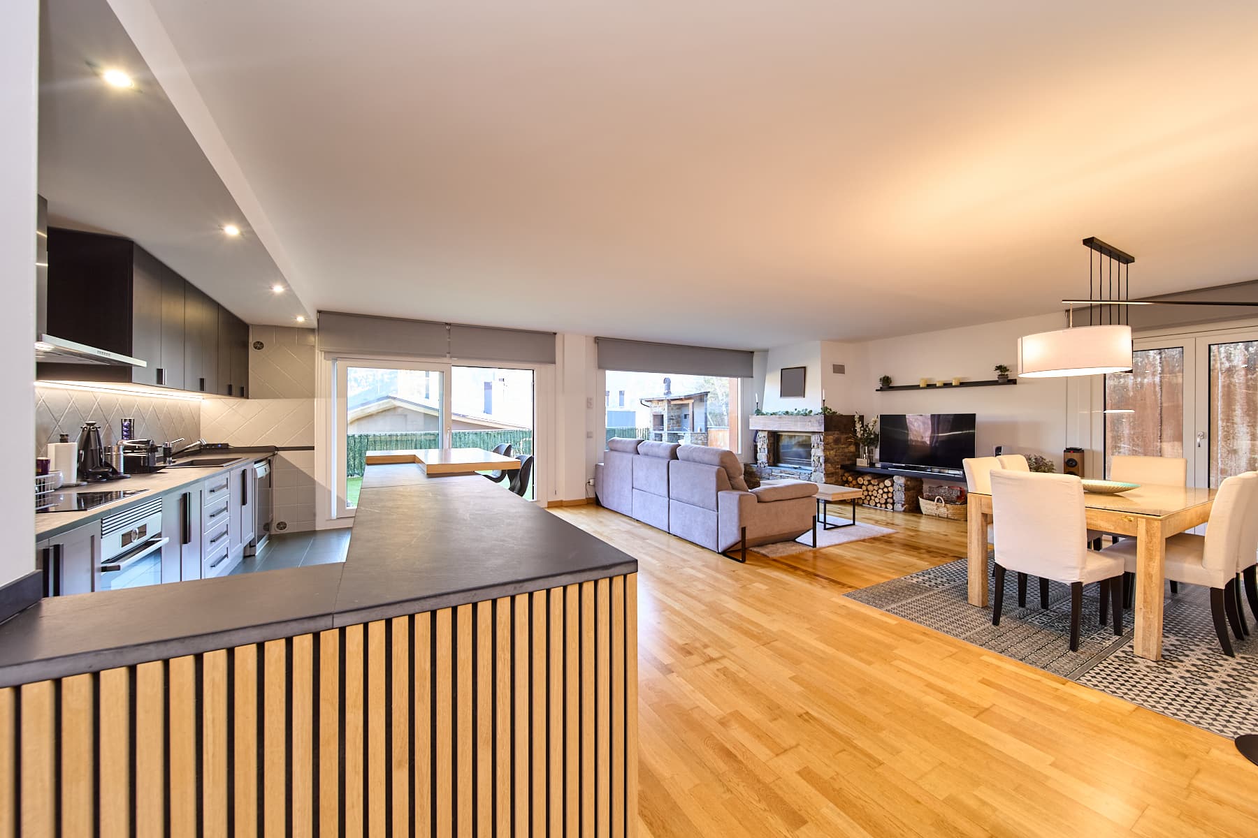 163M2 DE TERRASSA-JARDÍ + 3 HABITACIONS + 2 BANYS - Thumbnail 2