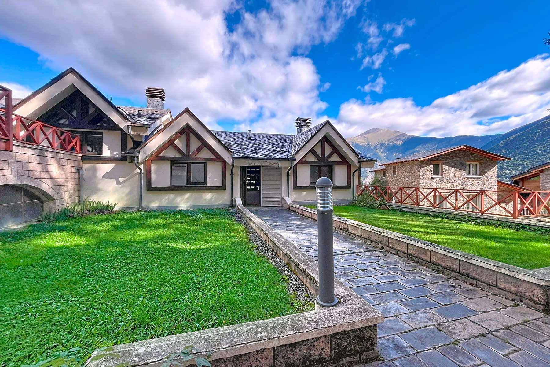 Descobreix aquesta impressionant casa situada a La - Thumbnail 12