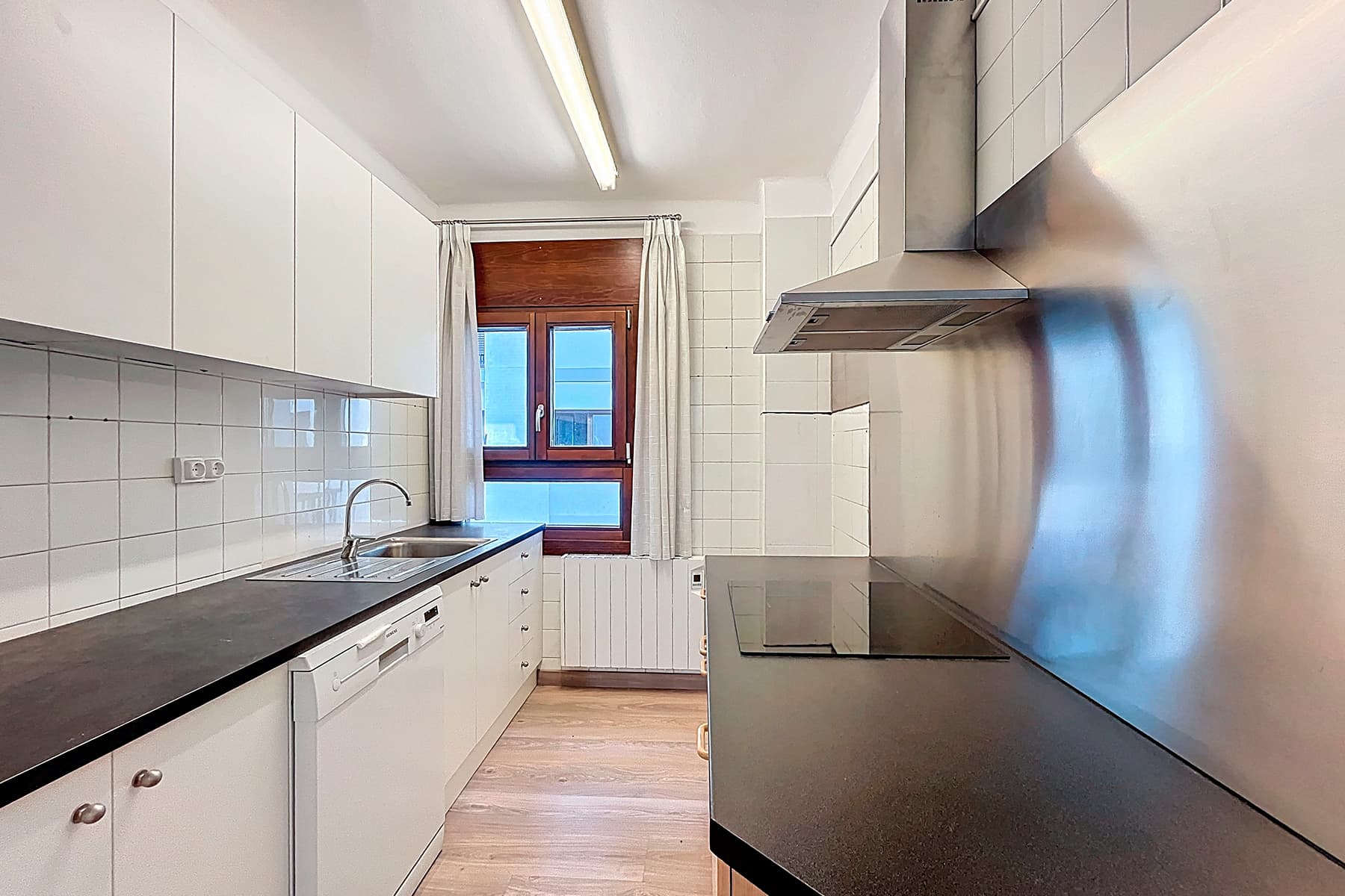 Situat en el cor vibrant del Centre Comercial d'A - Thumbnail 24