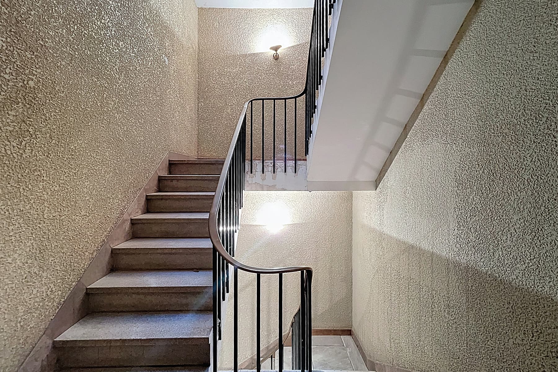 Presentem aquest exclusiu i emblemàtic edifici re - Thumbnail 7