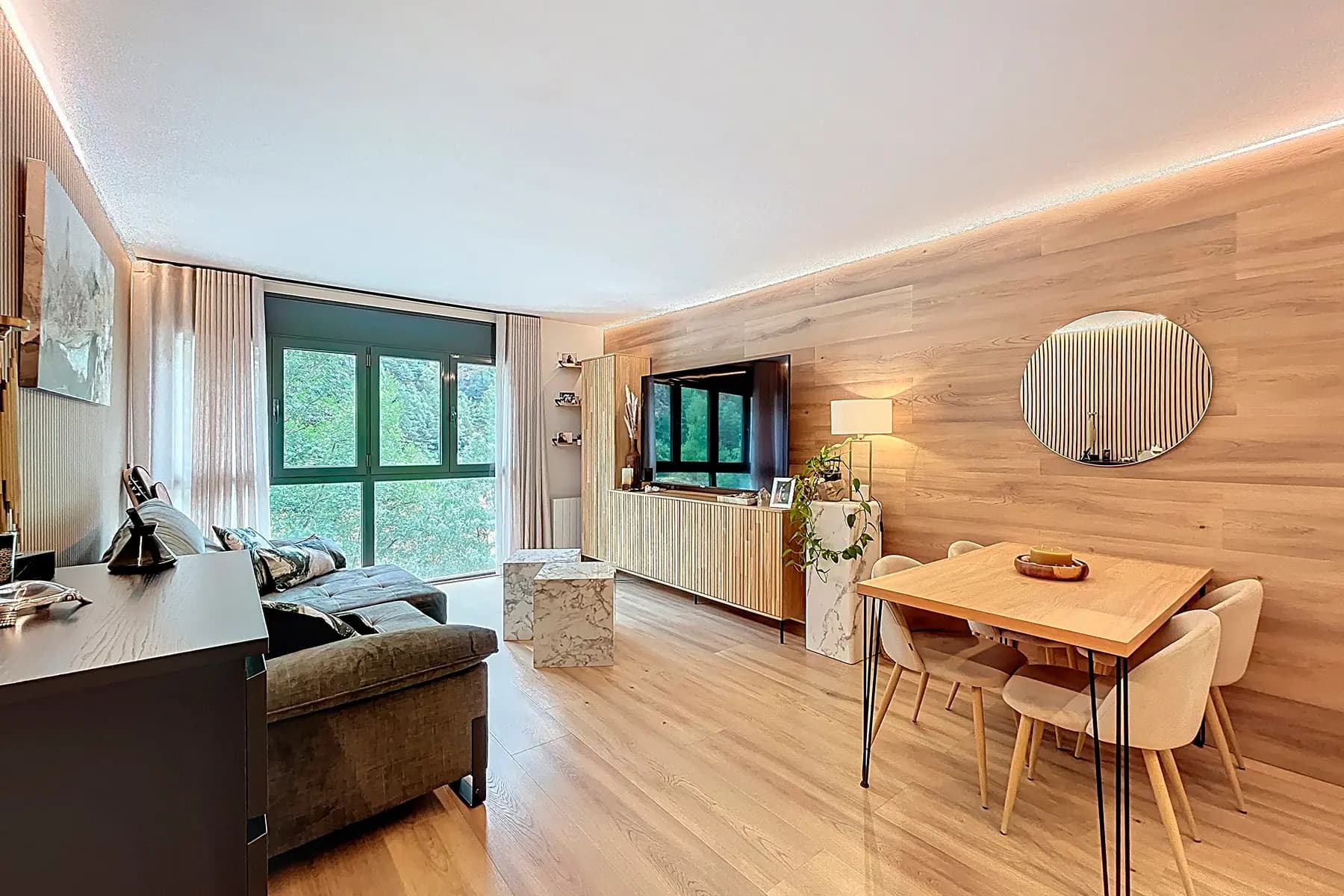 Descobreix aquest acollidor i recentment reformat - Image 1