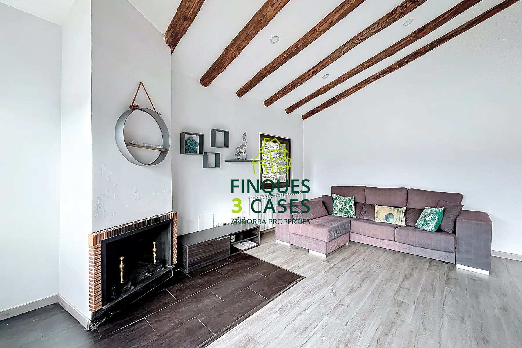 Aquesta propietat es troba en una urbanització mo - Thumbnail 15