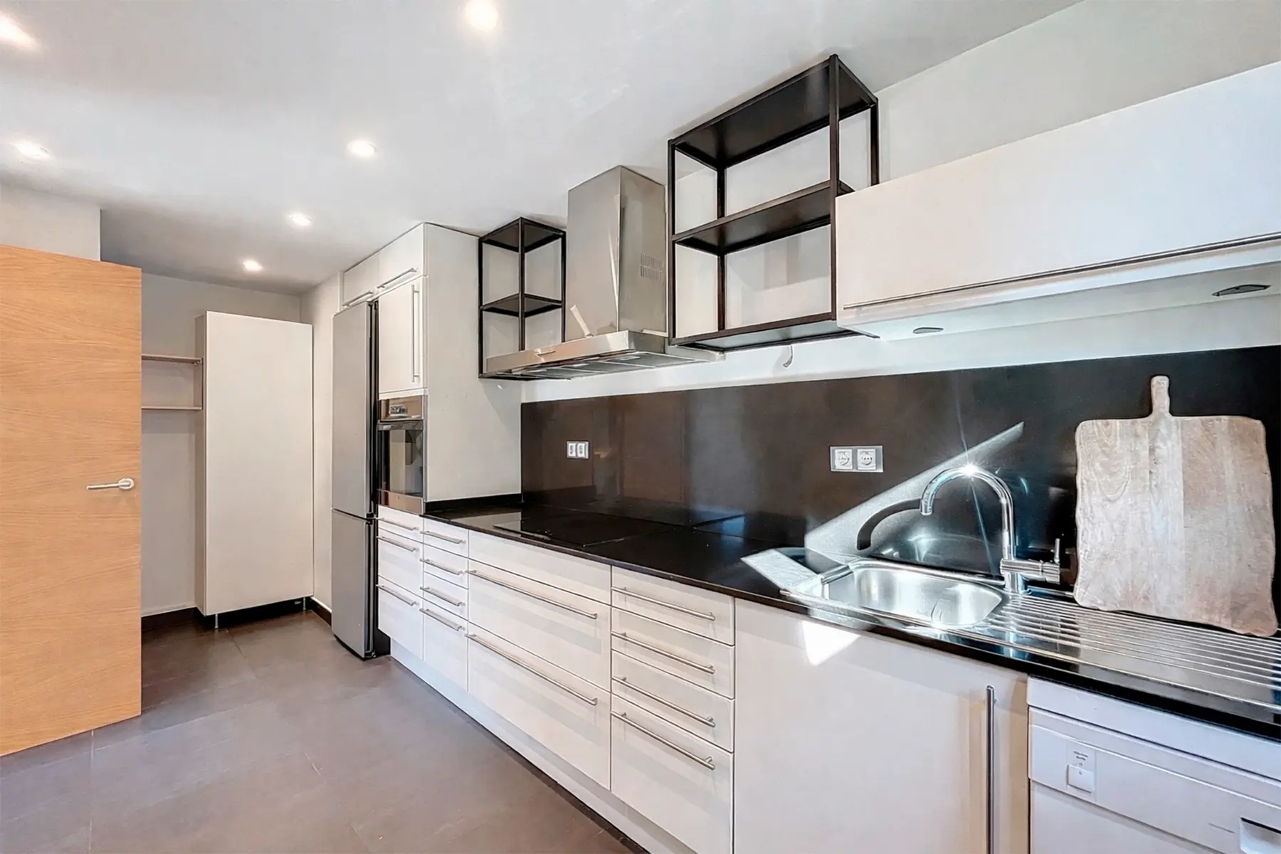 Aquest atractiu apartament en planta baixa es trob - Thumbnail 17