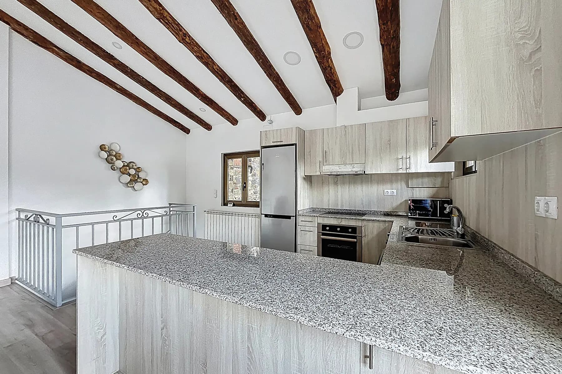 Aquesta propietat es troba en una urbanització mo - Thumbnail 10