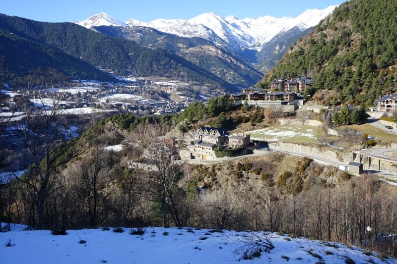 Terreny amb llicències aprovades per fer el xalet dels teus somnis ! - Thumbnail 2