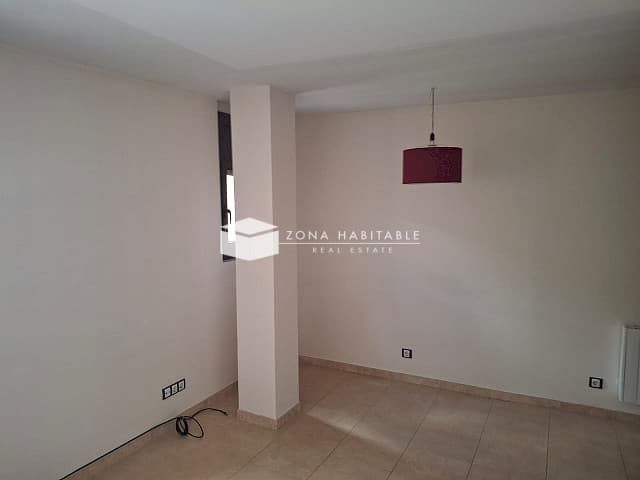 Pis cèntric i lluminós al Pas de la Casa, a peu de pistes - Thumbnail 4