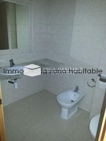 Àtic-dúplex acollidor al centre amb aparcament i traster - Thumbnail 7