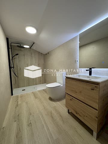 Àtic de disseny totalment reformat al centre d’Encamp - Thumbnail 2