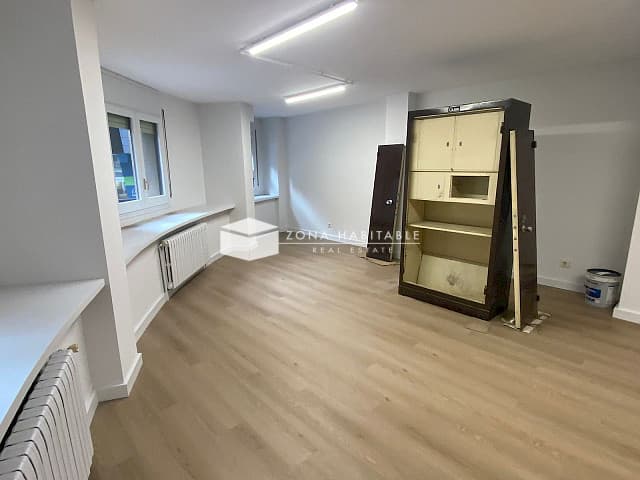 Despatx en lloguer al centre d'Andorra - Thumbnail 4