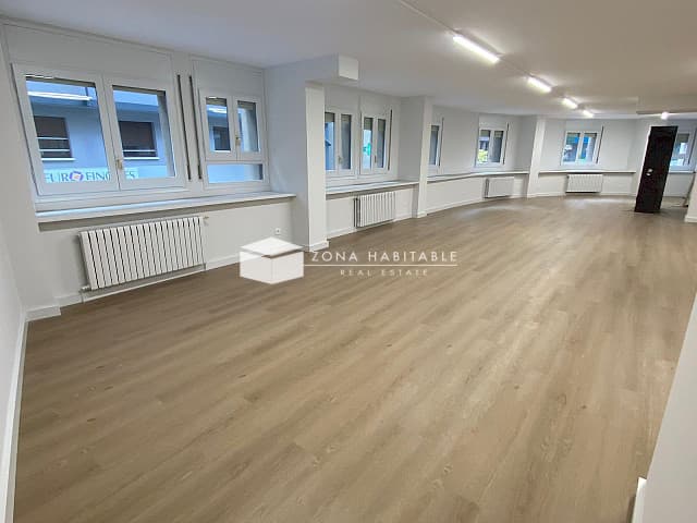 Despatx en lloguer al centre d'Andorra - Image 1