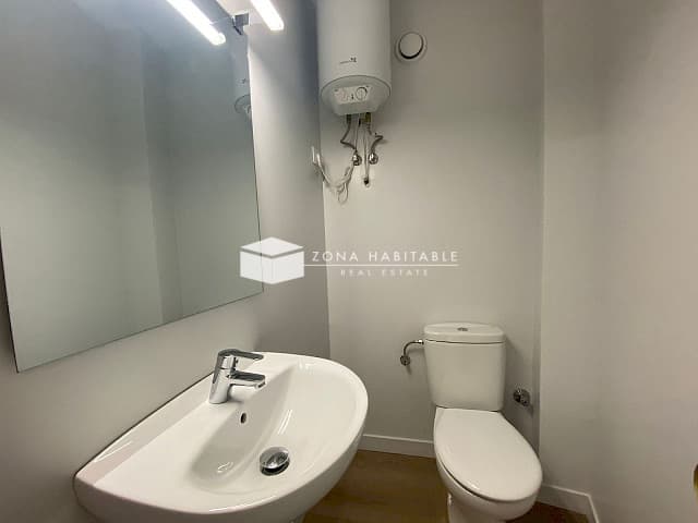 Despatx en lloguer al centre d'Andorra - Thumbnail 7