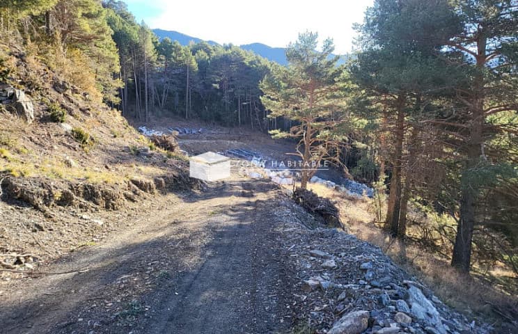 Parcel·la Exclusiva a La Massana: Ubicació Privilegiada i Vistes de Somni - Thumbnail 3