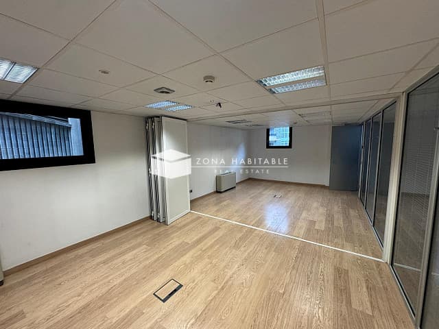 Despatx professional al centre d’Escaldes, amb dues plantes i accés directe des del carrer - Thumbnail 6