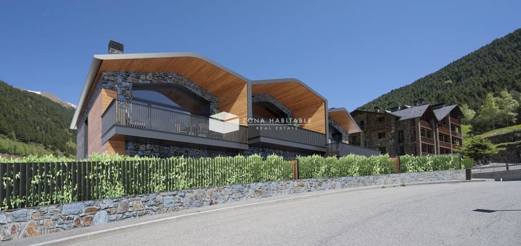 "Descobreix una vida de luxe i confort a les nostres residències exclusives, on l'elegància es combina amb la funcionalitat per oferir-te la llar dels teus somnis." - Thumbnail 6