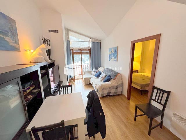 Àtic amb altell, terrassa i vistes al Tarter – pàrquing i traster inclosos - Thumbnail 3