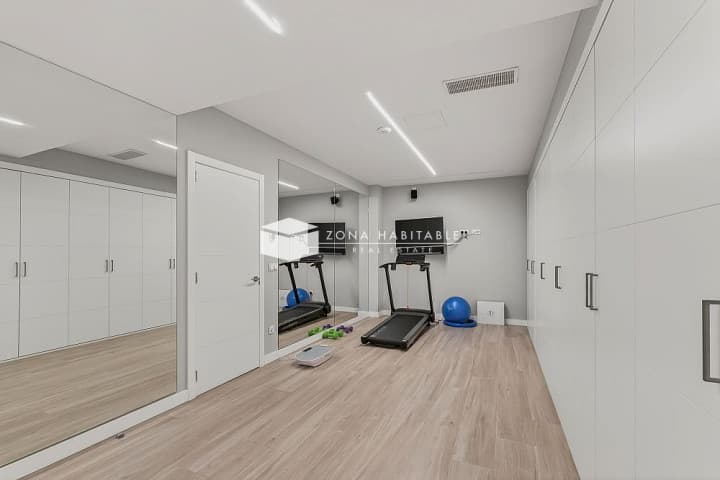 Casa amb jardí i terrasses a Escàs – espai, llum i confort en estat pur - Thumbnail 8