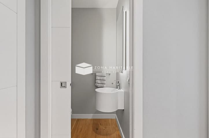 Casa amb jardí i terrasses a Escàs – espai, llum i confort en estat pur - Thumbnail 10