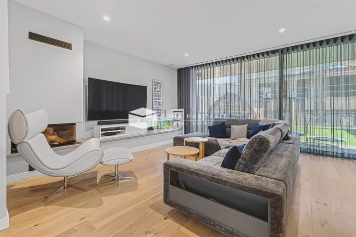 Casa amb jardí i terrasses a Escàs – espai, llum i confort en estat pur - Thumbnail 4