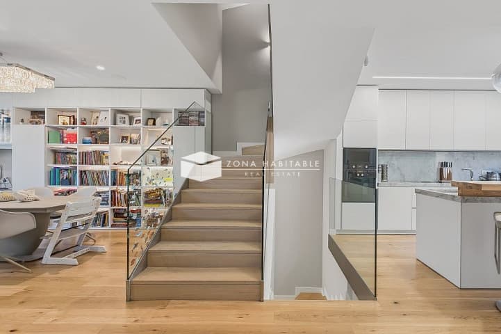 Casa amb jardí i terrasses a Escàs – espai, llum i confort en estat pur - Thumbnail 7