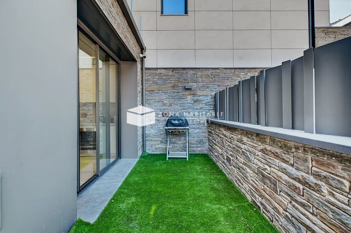 Casa amb jardí i terrasses a Escàs – espai, llum i confort en estat pur - Thumbnail 11