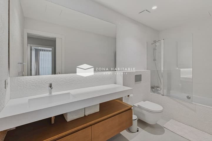 Casa amb jardí i terrasses a Escàs – espai, llum i confort en estat pur - Thumbnail 12